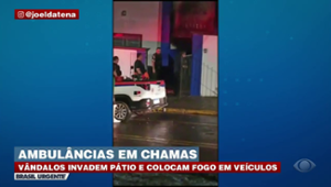 Vândalos invadem pátio para atear fogo em ambulâncias