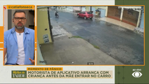 Motorista arranca com criança antes da mãe entrar no carro