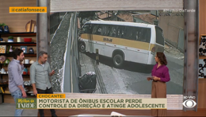 Chocante: Adolescente é prensada por ônibus escolas descontrolado