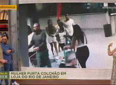 Mulher furta colchão em loja do Rio de Janeiro | Melhor da Tarde