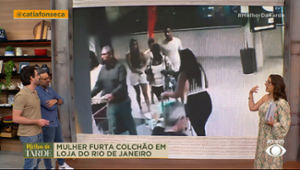 Mulher furta colchão em loja do Rio de Janeiro | Melhor da Tarde