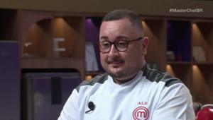 Chef confeiteiro de Rodrigo Oliveira conquista elogios no MasterChef