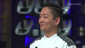 Cesar escolhe ingredientes em prova de equipe do MasterChef: “Jogador nato”