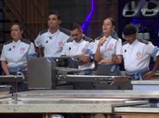 Time azul ganha primeira prova em equipe do MasterChef Confeitaria