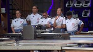 Time azul ganha primeira prova em equipe do MasterChef Confeitaria