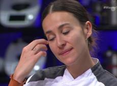 Maria Eugênia se emociona ao falar da pressão do MasterChef