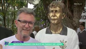 Neto é homenageado e se emociona com busto no Parque São Jorge