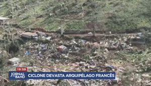 Passagem de ciclone devasta arquipélago francês