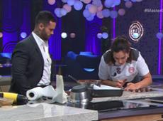 Luísa pede ajuda a Diego Lozano na final do MasterChef Confeitaria