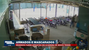 Bandidos fazem arrastão em quadra de beach tennis, em SP