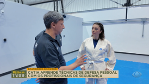 Catia Fonseca aprende defesa pessoal com seguranças do Metrô