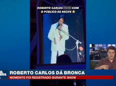 Roberto Carlos dá bronca durante show em Recife