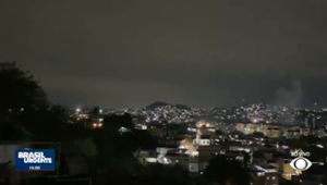 Bandidos iluminam céu do Rio com tiros de fuzil em pleno Réveillon