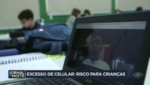 Excesso de celular é um risco para as crianças