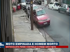 Moto empinada atinge neto e mata avô