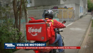 Vida de motoboy: rotina e desafios de quem ganha a vida sobre duas rodas