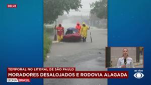 Temporal causa alagamentos em Peruíbe, no litoral de SP