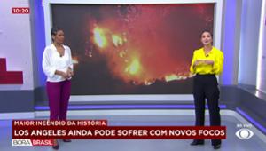 Mansões de Hollywood pegam fogo durante incêndios na Califórnia