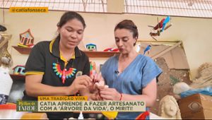 Catia Fonseca aprende a fazer artesanato com miriti | Melhor da Tarde