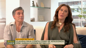 Claudia Raia presenteou Jarbas Homem de Mello com geladeira cheia de comida