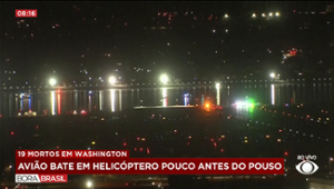 Vídeo mostra colisão entre avião e helicóptero em Washington, nos EUA