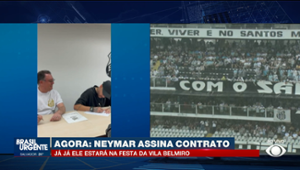 Neymar assina contrato com o Santos