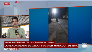 Jovem faz transmissão ao vivo colocando fogo em pessoa em situação de rua