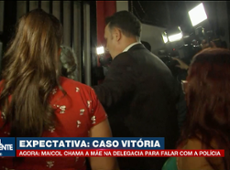 Caso Vitória: família de Vitória chega na delegacia