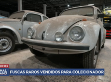 Coleção de carros raros é resgatada de concessionária fechada no RS