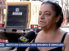 Resto de Casarão que desabou no Rio é demolido