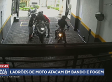 Ladrões de moto atacam em bando e fogem