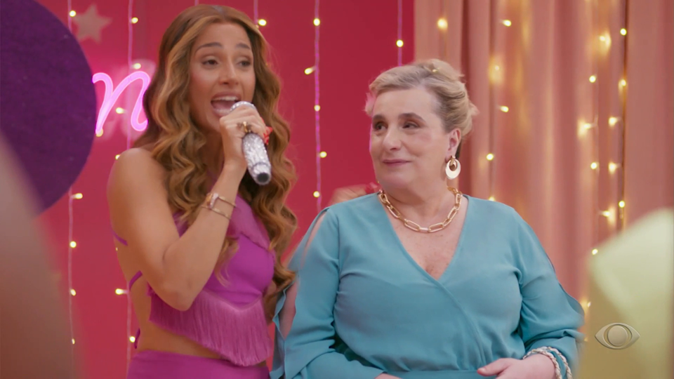Lola pede desculpa para cliente que teve a "loloquita" queimada