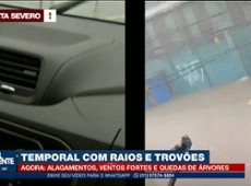 Bebê é resgatado de carro ilhado durante enchente na Grande SP