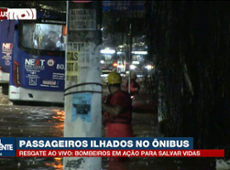 Resgate de passageiros ilhados em ônibus de SP