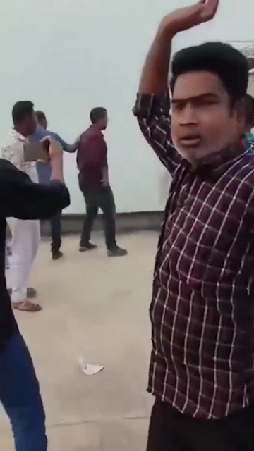 Ônibus cai em rio ao tentar embarcar em balsa e deixa mais de 20 mortos em Bangladesh