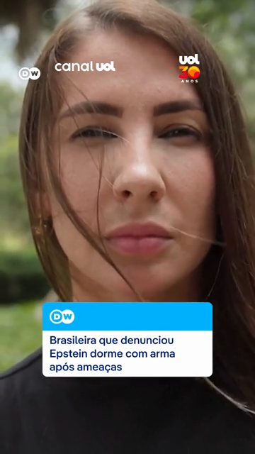 Brasileira que denunciou Jeffrey Epstein diz dormir com arma