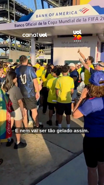 Jogo do Brasil tem filas gigantes para banheiro, cerveja e fotos com patrocinador