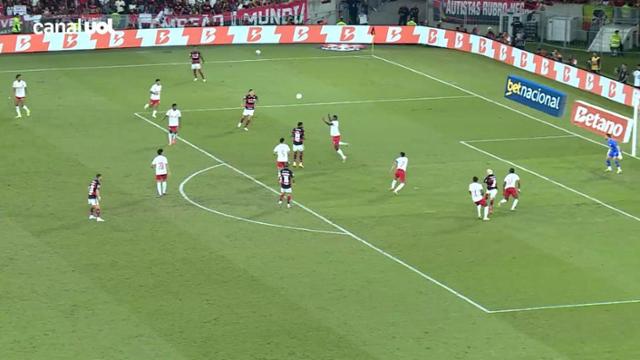 Flamengo vence o Red Bull Bragantino por 1 a 0 com gol de Varela