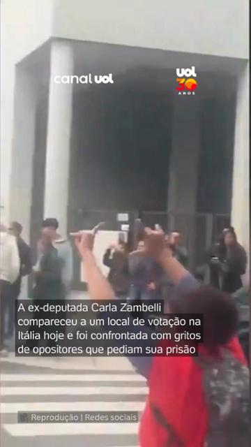Carla Zambelli é recebida por apoiadores e vaiada por opositores em fila de votação na Itália